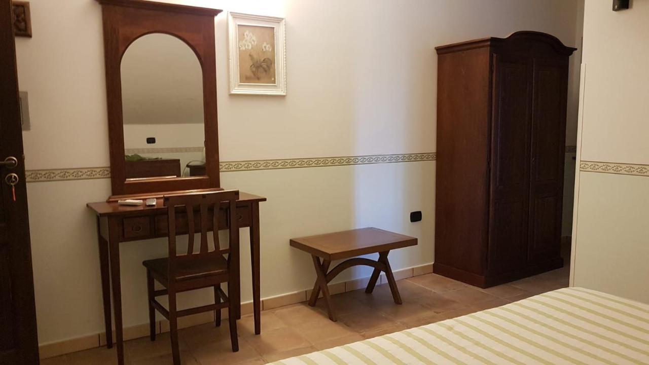 B&B L'Eucalipto Paola Bagian luar foto