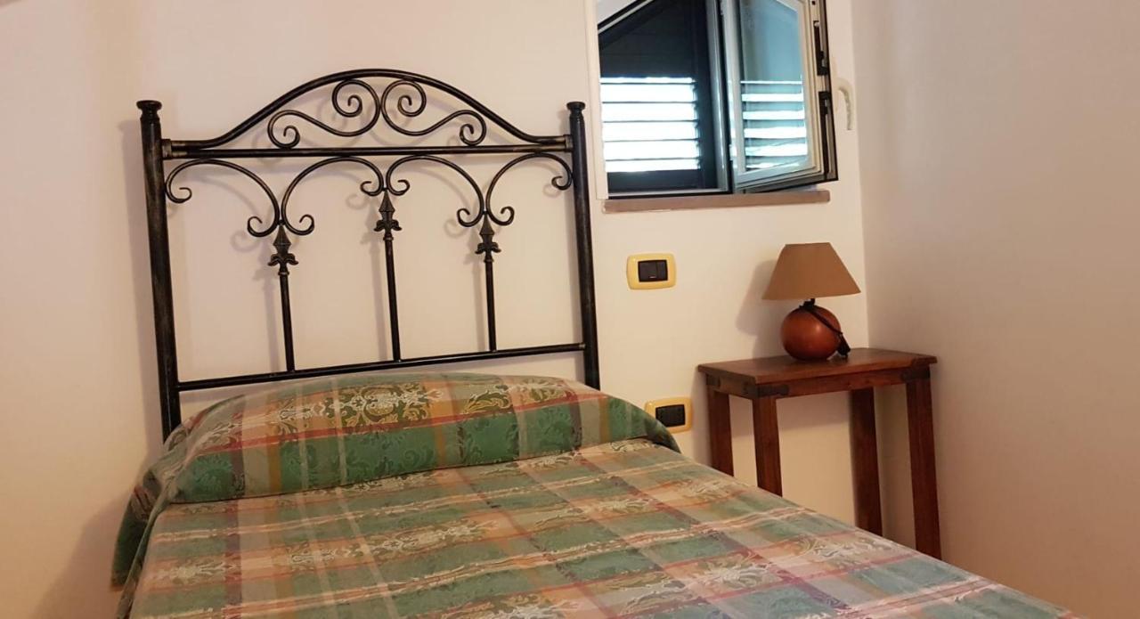 B&B L'Eucalipto Paola Bagian luar foto