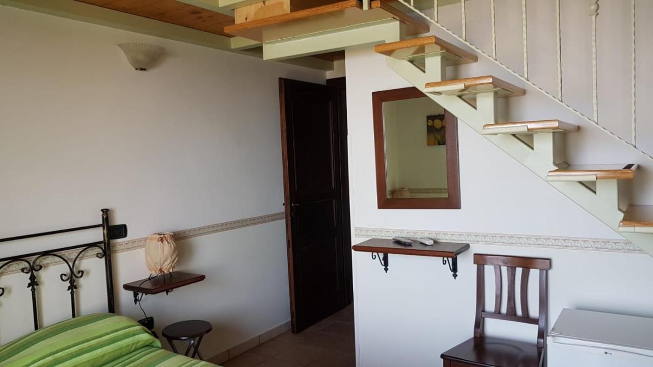 B&B L'Eucalipto Paola Bagian luar foto
