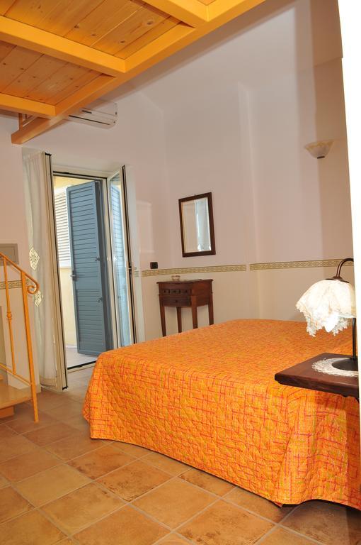 B&B L'Eucalipto Paola Ruang foto